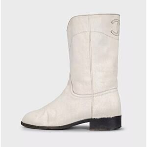 Elegant Chanel White Textured Leather Logo Boots - EU 38